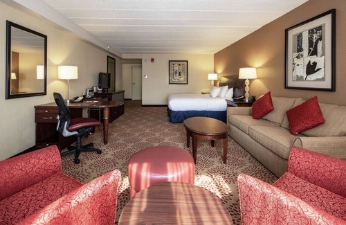 Monroeville Hotel | DoubleTree by Hilton Pittsburgh - Monroeville Convention Ctr