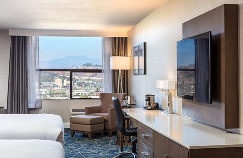 Pomona Hotel | DoubleTree by Hilton Pomona