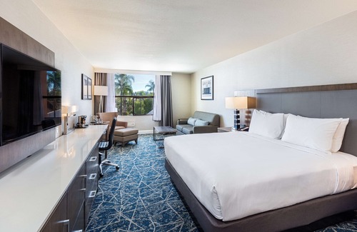 Pomona Hotel | DoubleTree by Hilton Pomona