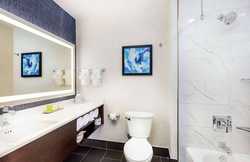 Pomona Hotel | DoubleTree by Hilton Pomona