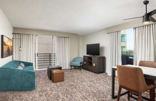 Capitol District Hotel | DoubleTree Suites by Hilton Austin Downtown Capitol