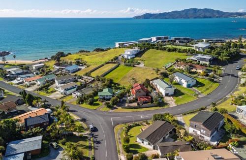 Cable Bay House | Doubtless Bay Vista - Cable Bay Retreat