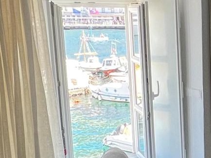 Hydra Hotel | Douskos Port House