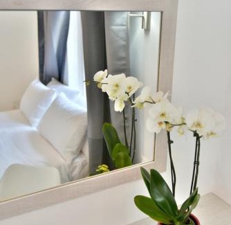 Hydra Hotel | Douskos Port House