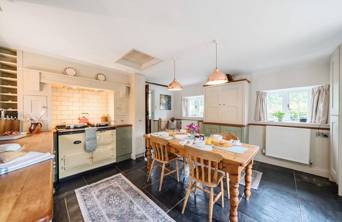 Zeals Cottage | Dovehayes Cottage - sleeps 4 guests in 2 bedrooms