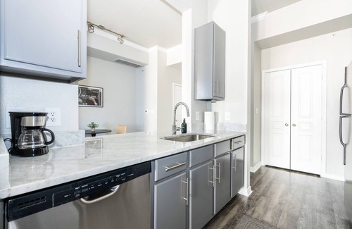 West End Condo | Downtown 1BR Suite