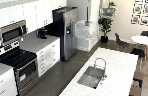 Midtown Condo | Downtown 3 Level Modern Condo 2 Private Balconies Unit B