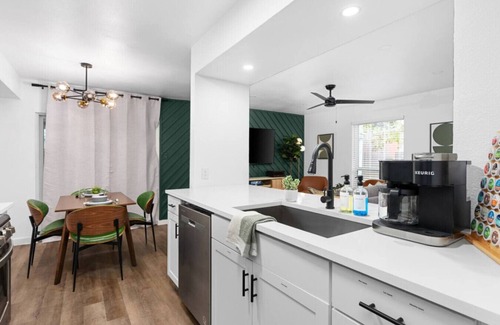 South Lamar House | Downtown Austin: Workspace & Near SoCo