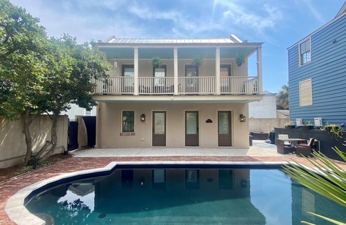 Radcliffeborough House | Downtown Charleston Piedaterre with Private Pool, Prime Locationn