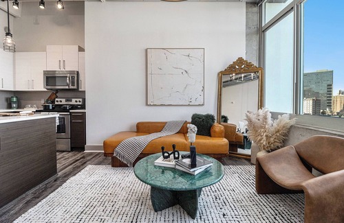 Downtown Atlanta Apartment | Downtown City View With FreeParking