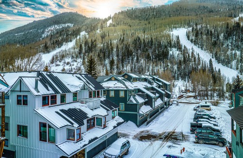 Telluride House | Downtown condo with ski views - walk to Lift 7, Main Street & shuttle bus