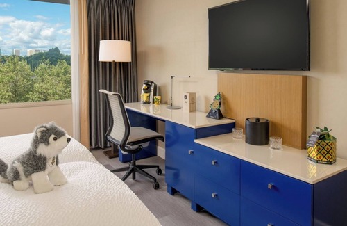 Downtown Portland Hotel | Downtown Dreams: King Bed Staypineapple Rose, Near Powell's City of Books