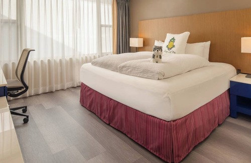 Downtown Portland Hotel | Downtown Dreams: King Bed Staypineapple Rose, Near Powell's City of Books