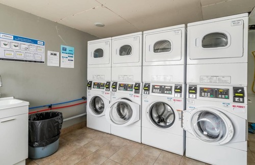 Beasley Apartment | Downtown Hamilton Apartment. BBQ, GYM