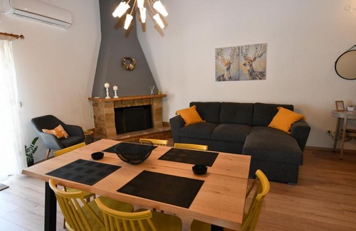 Aigio Apartment | DownTown Loft