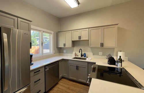 South Addition House | Downtown Luxury Sleep Number Beds near West Chester & Coastal Trail. Sleeps 4-6