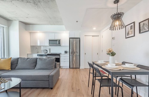 Quartier des Spectacles Apartment | Downtown Montreal 1BR | Sleeps 4