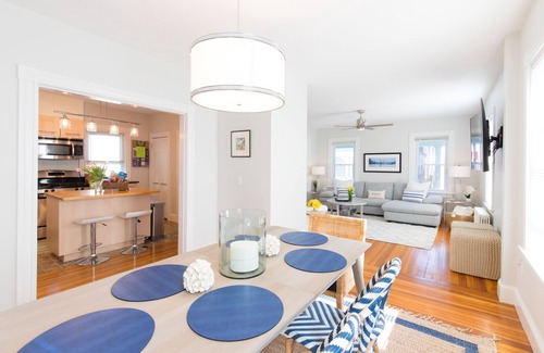 Yachting Village House | Downtown Newport-Beautiful Home w/2 Parking Spots