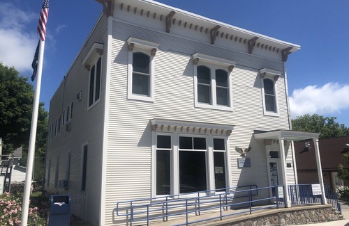 Northport Apartment | Downtown Northport walking to everything including beach! Handicap accessible