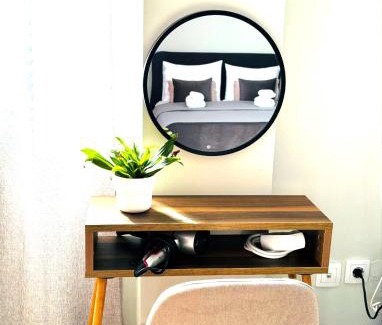 Serres Apartment | Downtown Studio 41