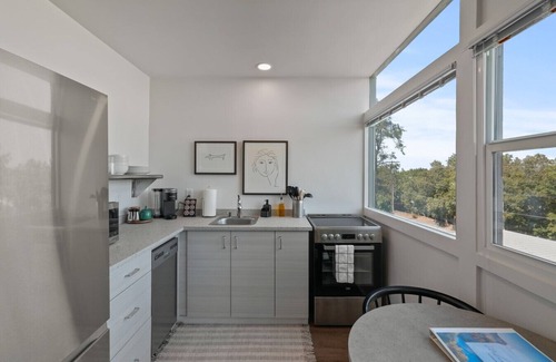 Cliff - Cannon Apartment | Downtown Views Stocked Kitchen Cozy Studio