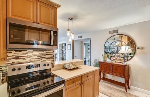 Destin Condo | DP 202C Recently renovated 2 bedroom condo near Destin Harbor and amazing views by RedAwning