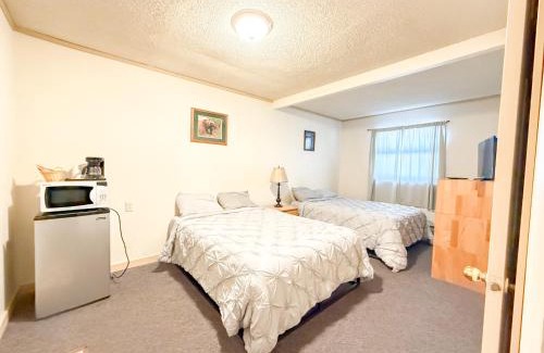 Delta Junction Hotel | Draft House & Lodge