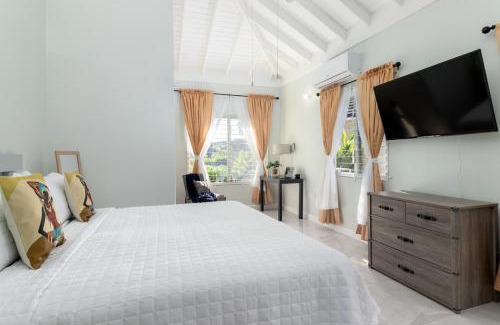 Tryall House | Draxhall Beach Access Gated Community Full Air Con