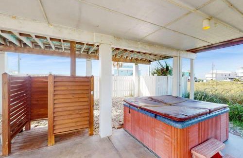 East End House | Dream Chaser-Private Pool-Pet Friendly-Directly across from boardwalk to beach
