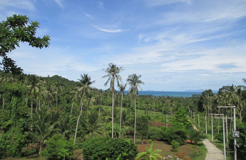 Thong Krut House | Dream house in a coconut grove facing the sea (LIPANOÏ)