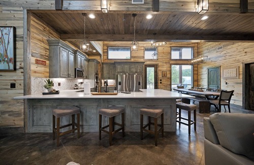 Broken Bow Cabin | Dreams & Streams - Luxury Cabin w/ Two Bunk Rooms, Perfect for Large Groups