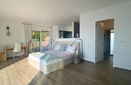 Evgiros Villa | Dreamscape Villa Oneiro - Your Gateway to Seaside