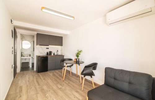 Athens City Centre Apartment | Dreamy Athens Terrace with Acropolis View
