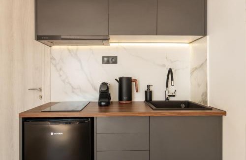 Athens City Centre Apartment | Dreamy Athens Terrace with Acropolis View