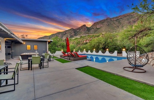 Tucson House | Dreamy Mid-Century Desert Oasis- Views for Days