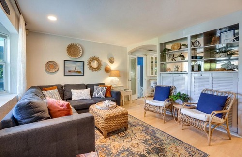 Palm Harbor House | Dreamy Palm Harbor Cottage, Steps to Crystal Beach