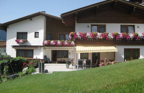 Jerzens Cottage | Dreibettzimmer - Gästeheim Lederle