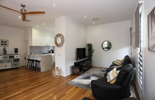 Dicky Beach House | Drift at Dicky Beach