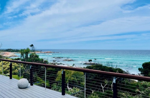 The Gardens House | Driftwood Bay of Fires - A spacious and luxurious scandinavian style beach house