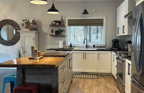 Greater Madawaska Cottage | Driftwood Hideaway Private & Serene & Spacious Lakefront….So much to do!