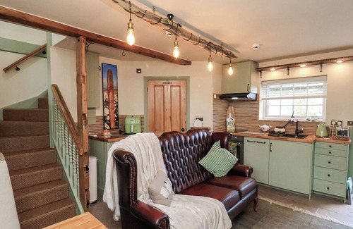 Flamborough Cottage | DRIFTWOOD, pet friendly, character holiday cottage in Flamborough