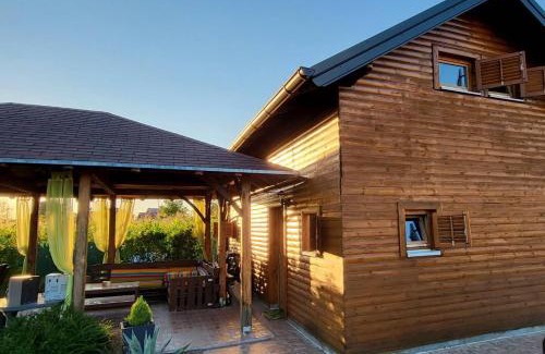 Cvetkovic House | DRiM Wood House - no party house