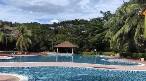 Kota Damansara Apartment | DRimba 3BR 1-7PX Pool & Near MRT Kota Damansara