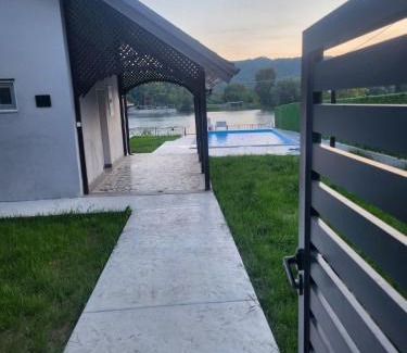 Central Serbia House | Drinska Obala