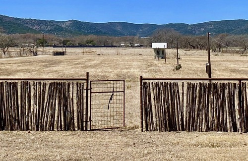 Leakey Cabin | Drive over Frio River 2 Luxurious Gated Lodge, Super Views, 3 Minutes 2 Frio!