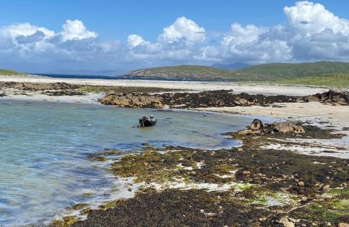 Claddaghduff Apartment | Drop Anchor House, Spacious 3 bedroom apartment, fabulous sea views