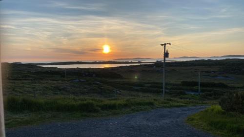 Claddaghduff Apartment | Drop Anchor House, Spacious 3 bedroom apartment, fabulous sea views