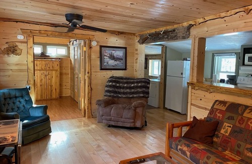 Drummond Cabin | Drummond Island Hotel & Vacation Homes - Heardy's Yada Yada