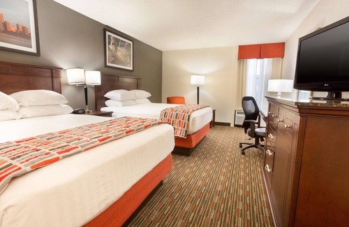 Airport Township Hotel | Drury Inn & Suites St. Louis Airport