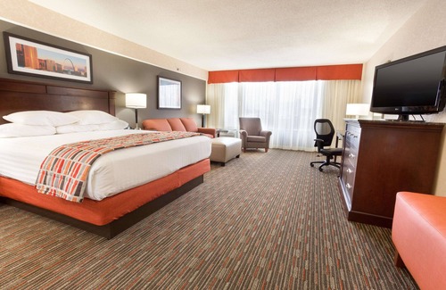 Airport Township Hotel | Drury Inn & Suites St. Louis Airport